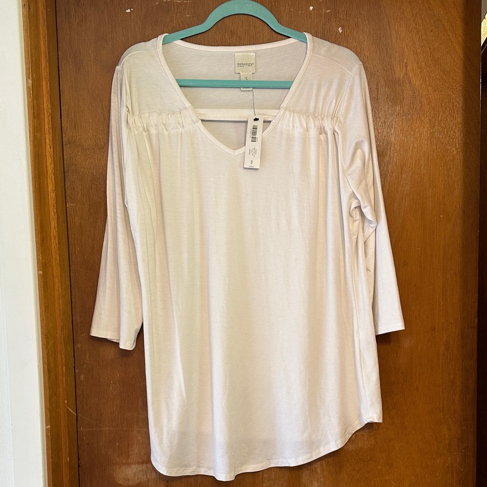 NWT Zenergy by Chico’s off white V-Neck Women's Top - Lightweight 3/4 Sleeve XL